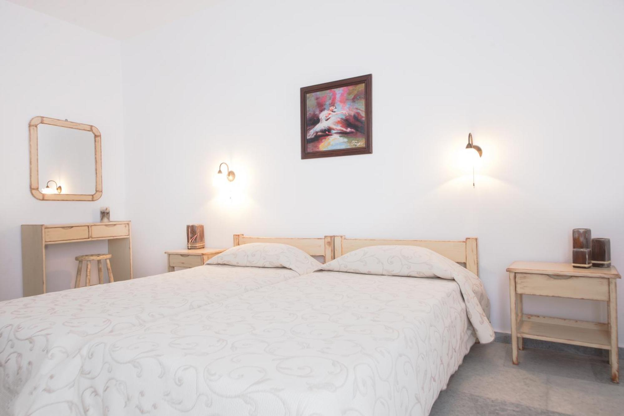 Fragias Studios & Apartments Naxos City Екстериор снимка